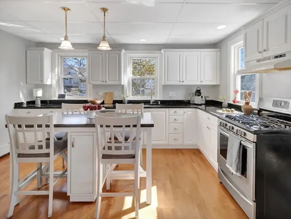 $749,900 | 107 Church Street, Mansfield, MA 02048