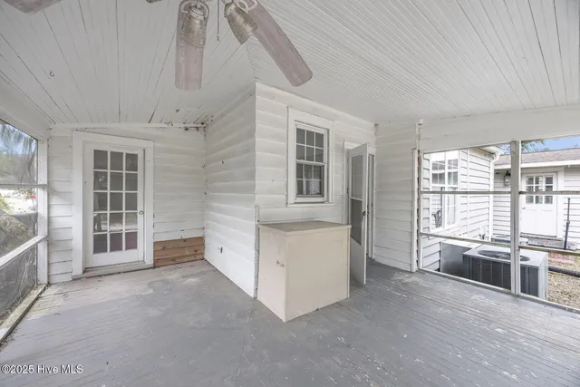 $154,000 | 221 West Main Street, Wallace, NC 28466