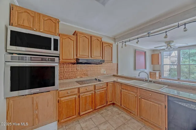 $154,000 | 221 West Main Street, Wallace, NC 28466