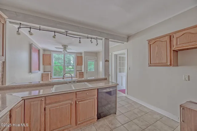 $154,000 | 221 West Main Street, Wallace, NC 28466