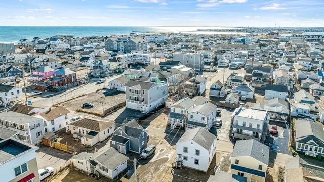 $479,900 | 7 Perkins Avenue, Unit A, Hampton, NH 03842