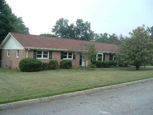 206 Newtonmore Road Greenville, SC 29615 - Photo 1 of 9 Gallery Image 1