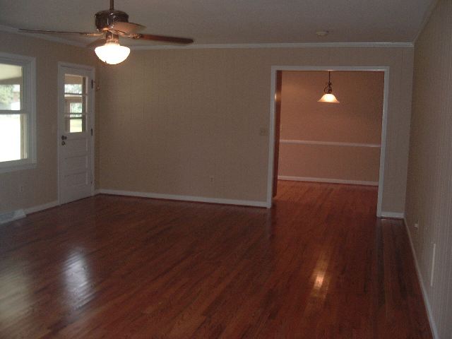206 Newtonmore Road Greenville, SC 29615 - Photo 4 of 9 Gallery Image 4