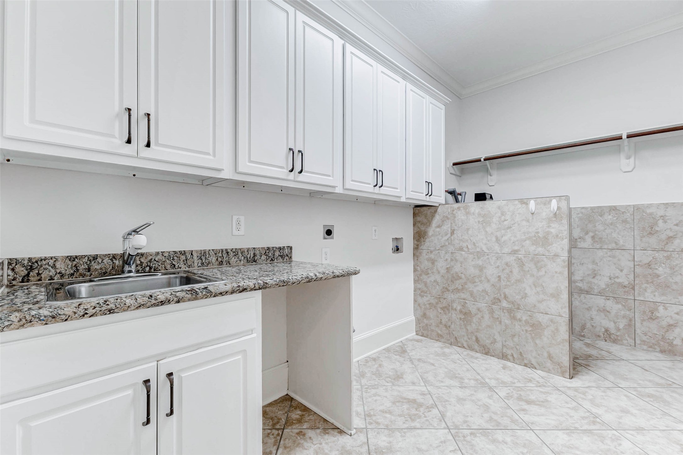 3509 Mirror Court Spring, TX 77388 - Photo 15 of 45 a kitchen with stainless steel appliances granite countertop a sink and cabinets