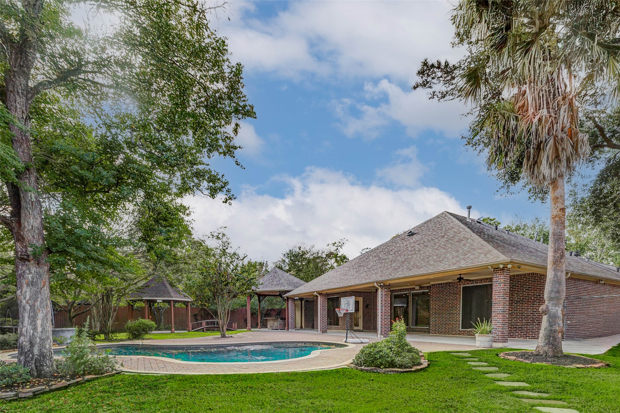 3509 Mirror Court Spring, TX 77388 - Photo 3 of 45 a front view of a house with a yard