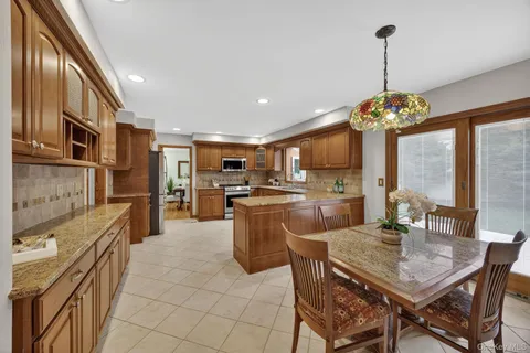 $1,425,000 | 64 Muttontown Eastwoods Road, Syosset, NY 11791