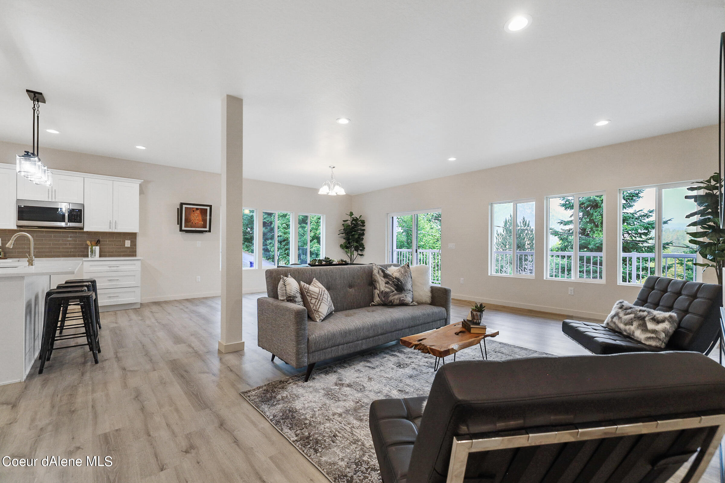 414 2nd Street Kellogg, ID 83837 - Photo 4 of 23 002_Living Area
