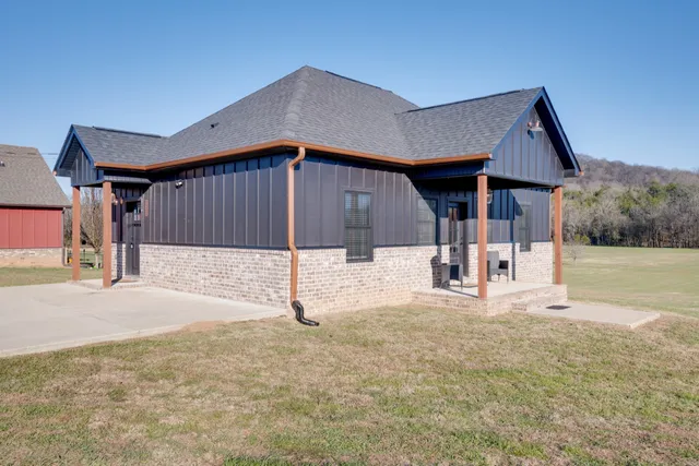 $995,000 | 407 Shelbyville Highway, Fayetteville, TN 37334