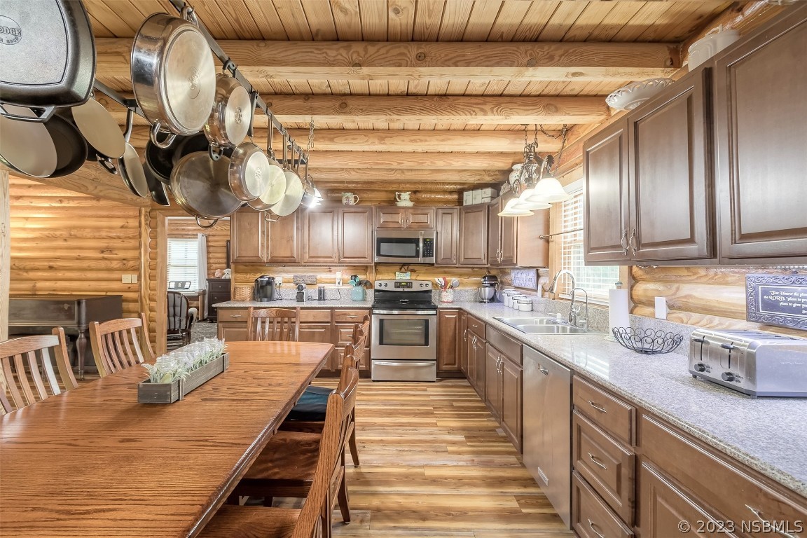 1070 Volco Road Edgewater, FL 32141 - Photo 11 of 47 Gallery Image 11