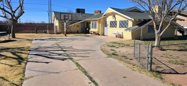 $345,000 | 413 North Cottonwood Avenue, Winslow, AZ 86047