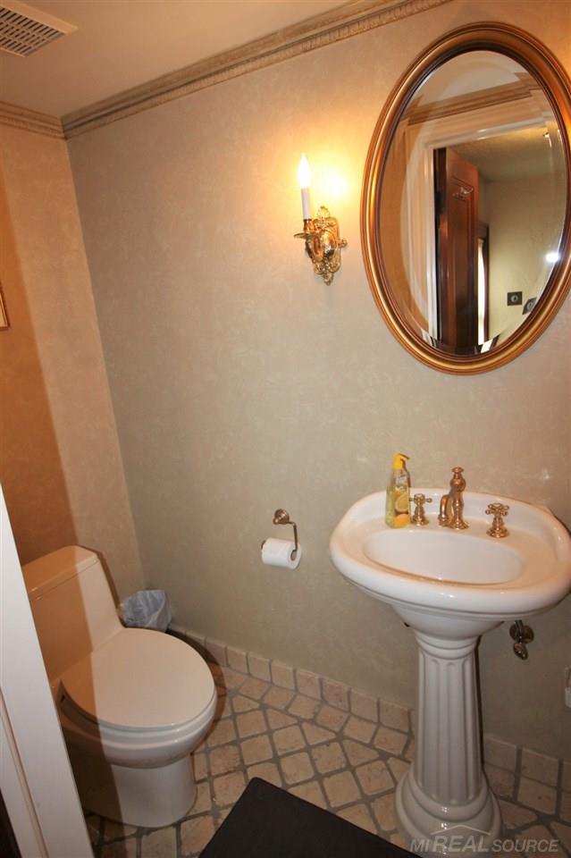 865 Trombley Road Grosse Pointe Park, MI 48230 - Photo 38 of 99