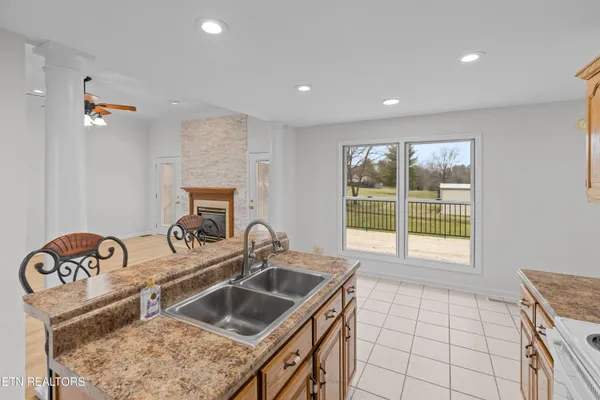 $529,900 | 227 Glenstone Circle, Harrogate, TN 37752