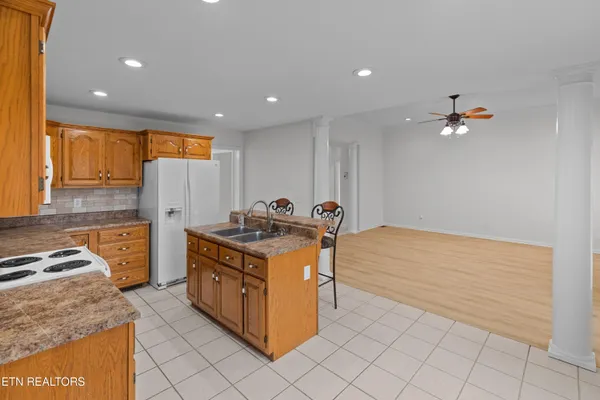 $529,900 | 227 Glenstone Circle, Harrogate, TN 37752