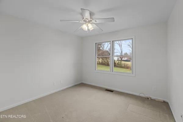 $529,900 | 227 Glenstone Circle, Harrogate, TN 37752