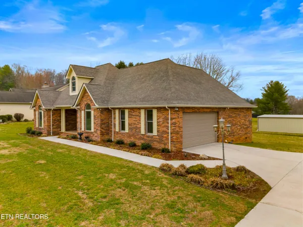 $529,900 | 227 Glenstone Circle, Harrogate, TN 37752