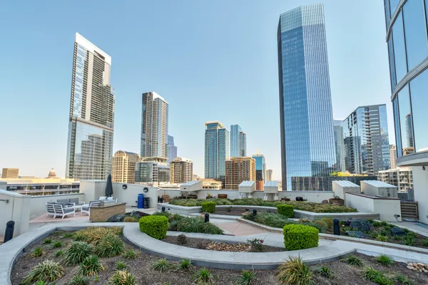 a view of buildings