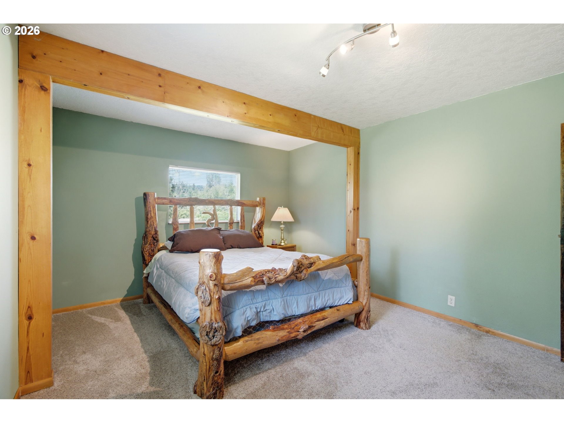 1109 Country Club Road Hood River, OR 97031 - Photo 37 of 40