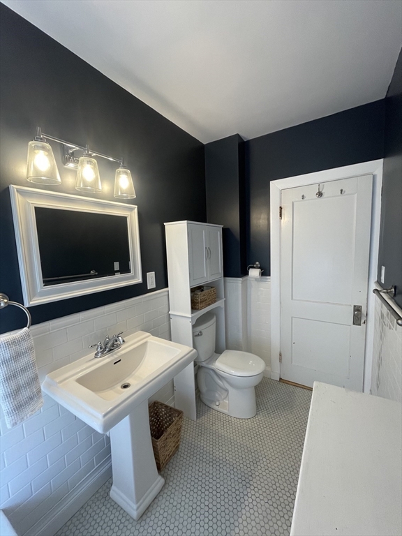 17 Laurel Road, Unit 2 Milton, MA 02186 - Photo 19 of 31