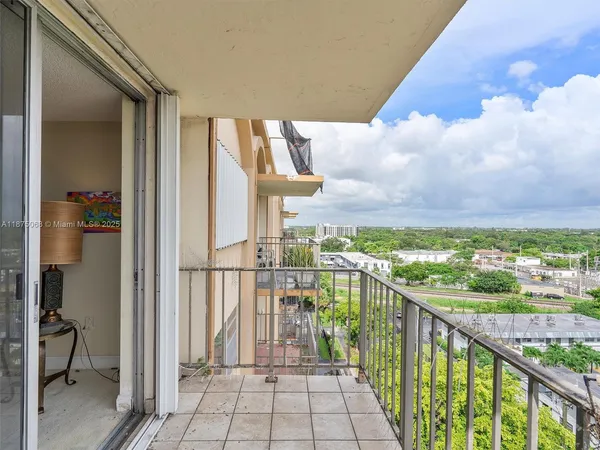 $189,000 | 1470 Northeast 125th Terrace, Unit PH12, North Miami, FL 33161