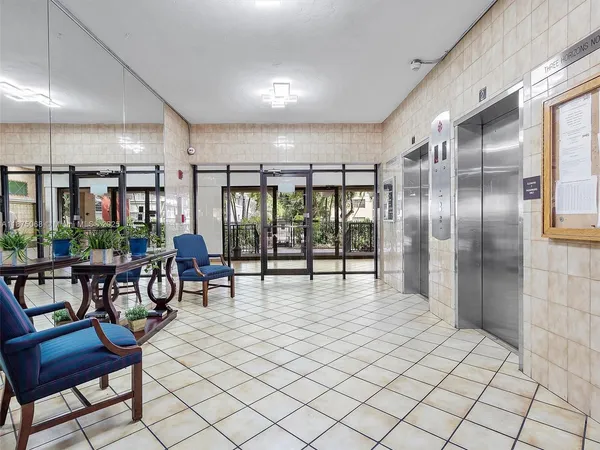 $189,000 | 1470 Northeast 125th Terrace, Unit PH12, North Miami, FL 33161