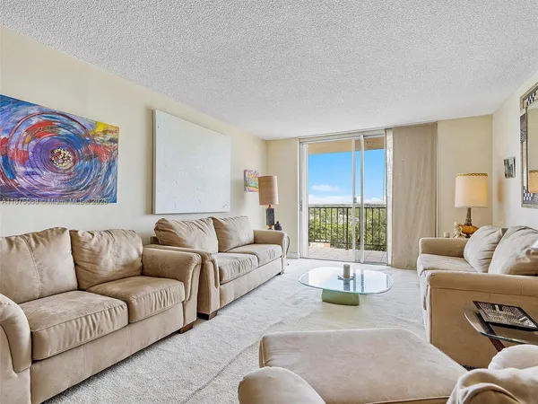 $189,000 | 1470 Northeast 125th Terrace, Unit PH12, North Miami, FL 33161