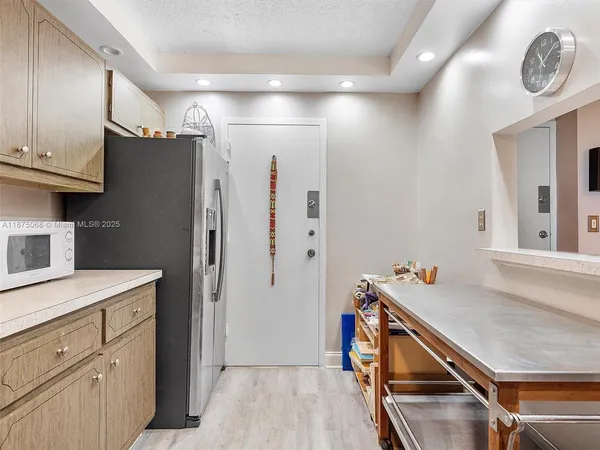 $189,000 | 1470 Northeast 125th Terrace, Unit PH12, North Miami, FL 33161
