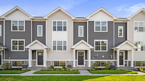 $299,990 | 1437 Oakfield Lane, Pingree Grove, IL 60140