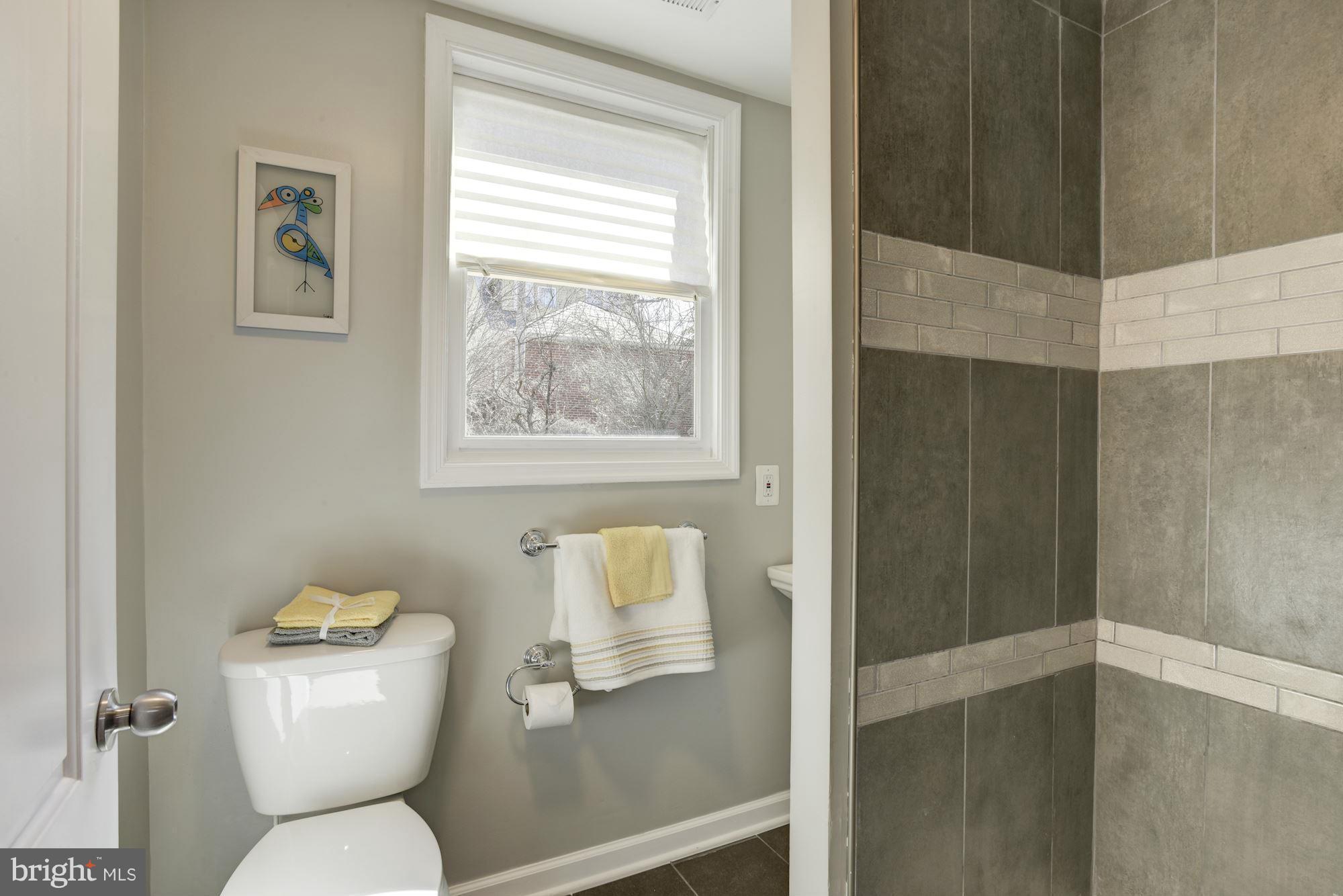3509 Dennlyn Road Baltimore, MD 21215 - Photo 16 of 29 Main Floor Full Bath