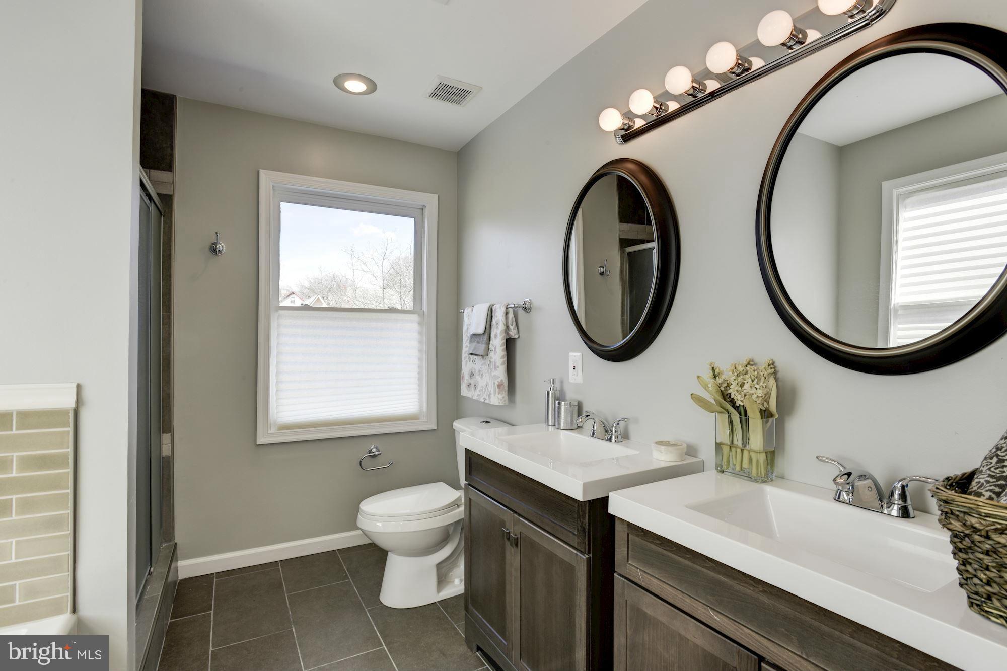 3509 Dennlyn Road Baltimore, MD 21215 - Photo 20 of 29 Bath (Master)