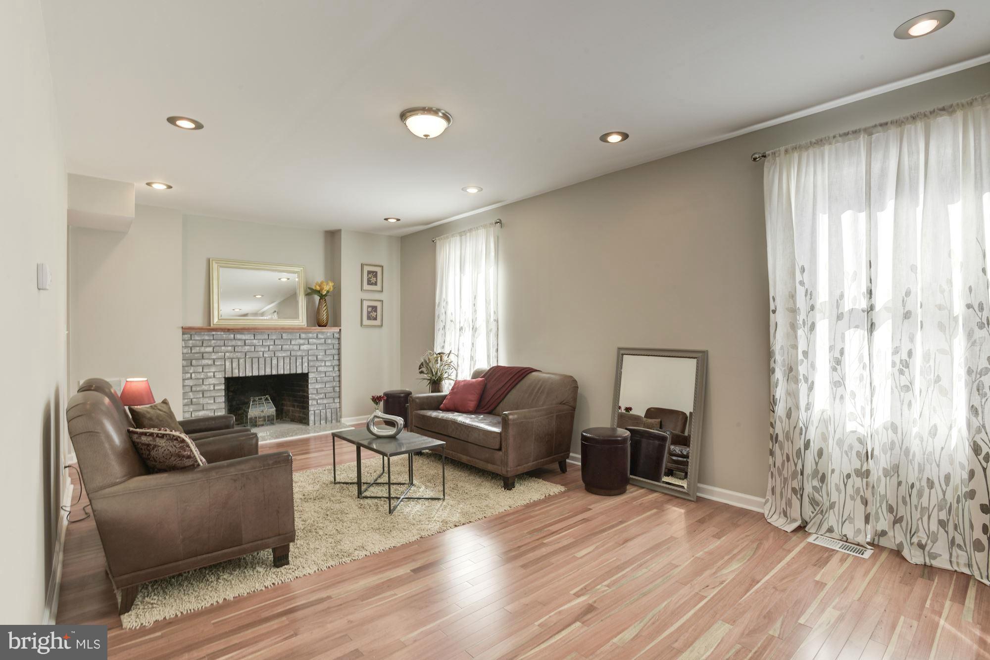 3509 Dennlyn Road Baltimore, MD 21215 - Photo 8 of 29 Living Room