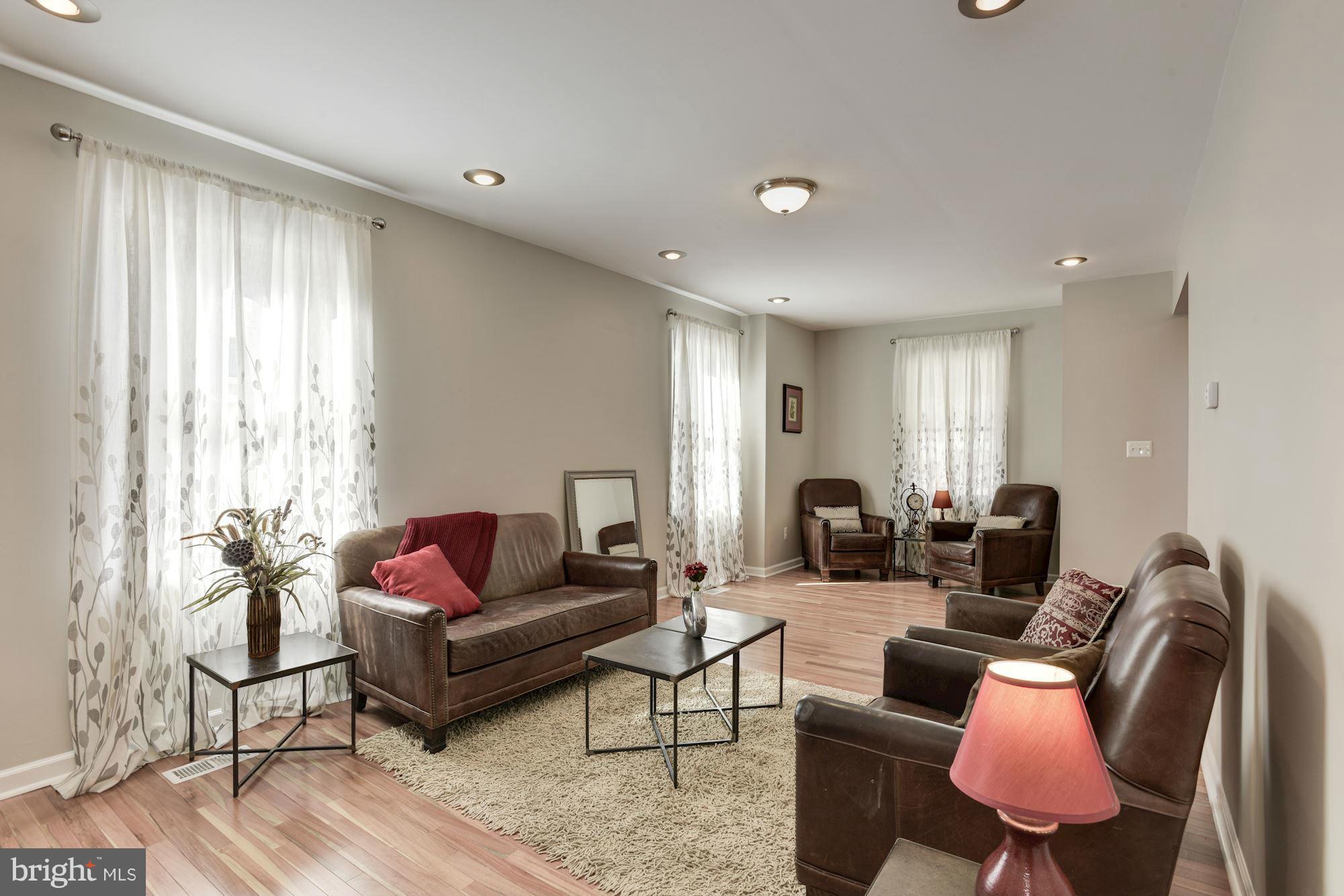 3509 Dennlyn Road Baltimore, MD 21215 - Photo 9 of 29 Living Room