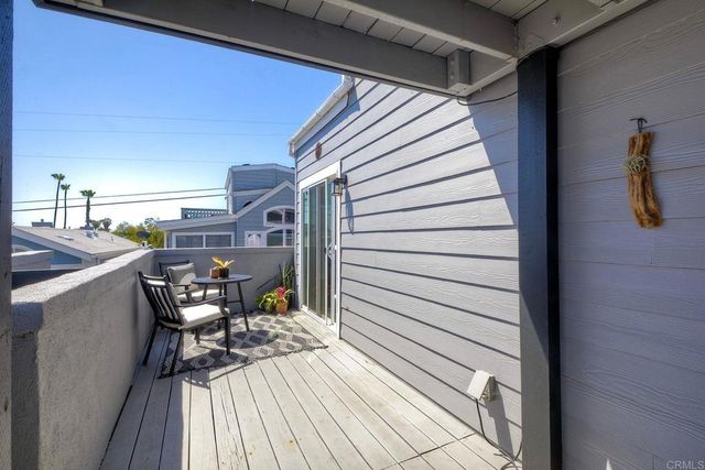 a view of dinning table and chairs in patio of the house