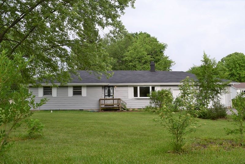 102 North Morrison Road Muncie, IN 47304 - Photo 2 of 17