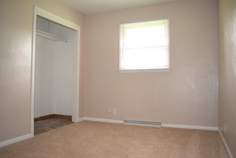 102 North Morrison Road Muncie, IN 47304 - Photo 13 of 17