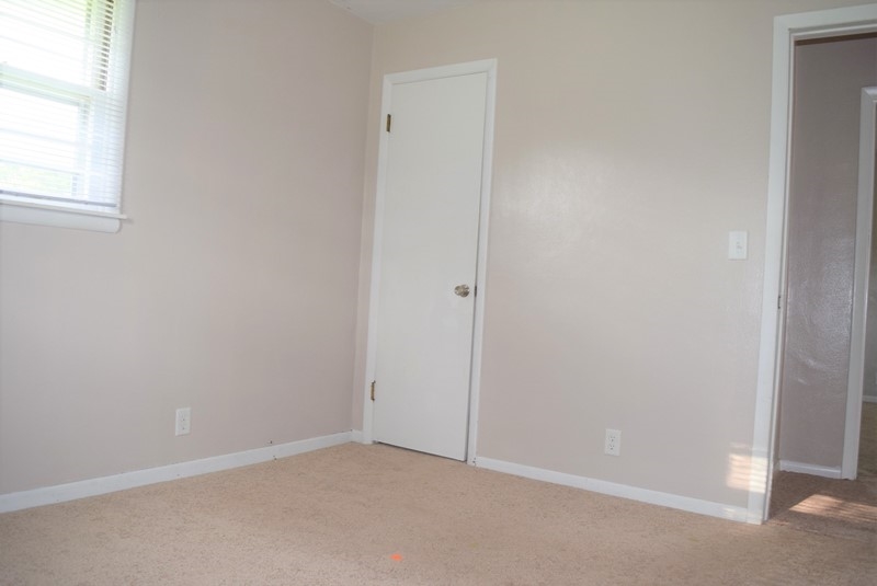 102 North Morrison Road Muncie, IN 47304 - Photo 14 of 17