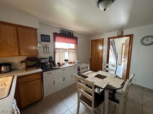 1913 Coltman Road Cleveland, OH 44106 - Photo 4 of 32 Kitchen downstairs unit