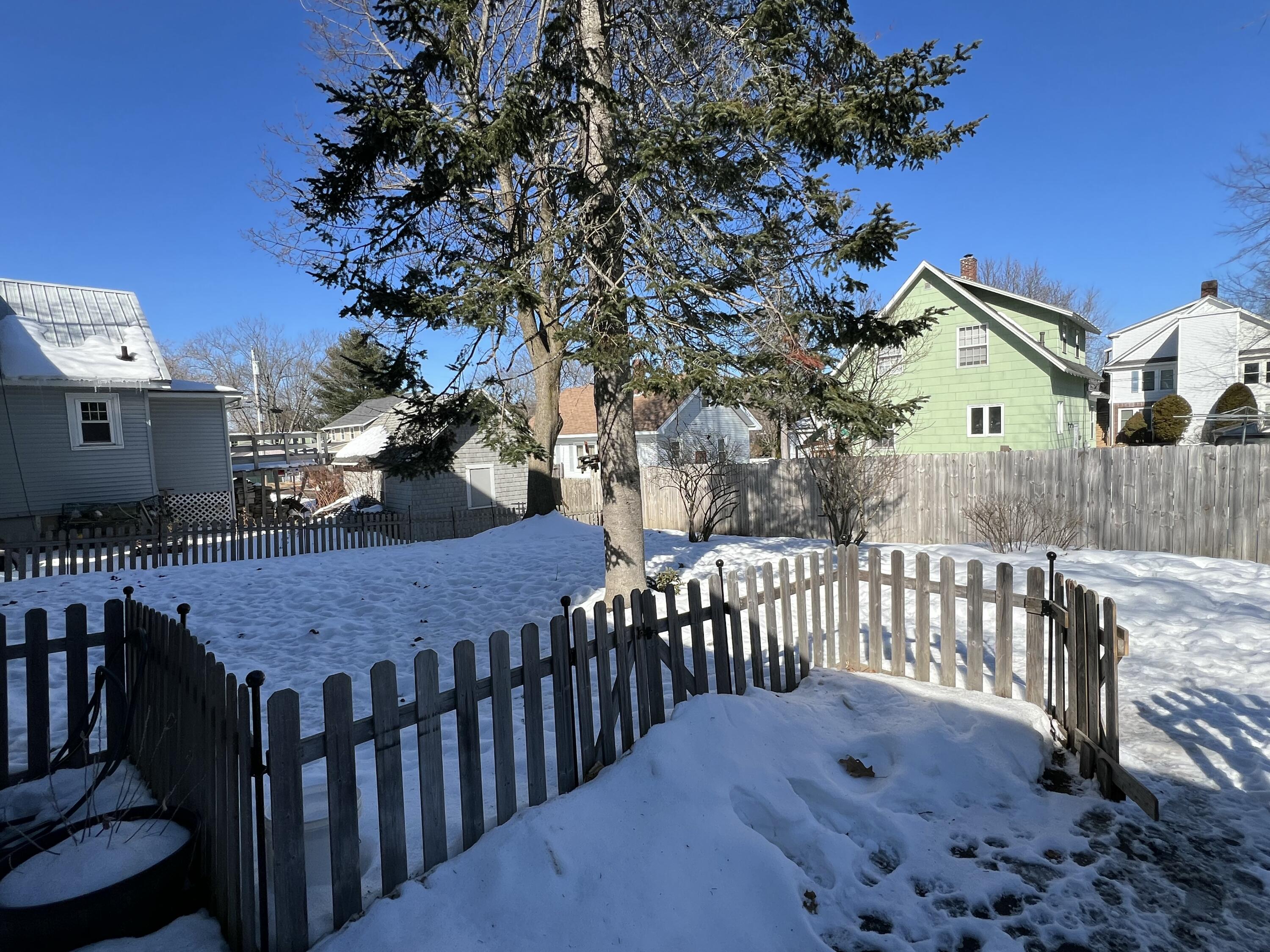 18 Fowler Street Augusta, ME 04330 - Photo 5 of 56 IMG_4109