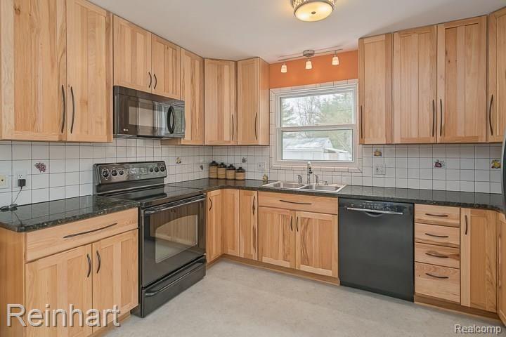 307 West Bemis Road Saline, MI 48176 - Photo 3 of 38 7.jpg