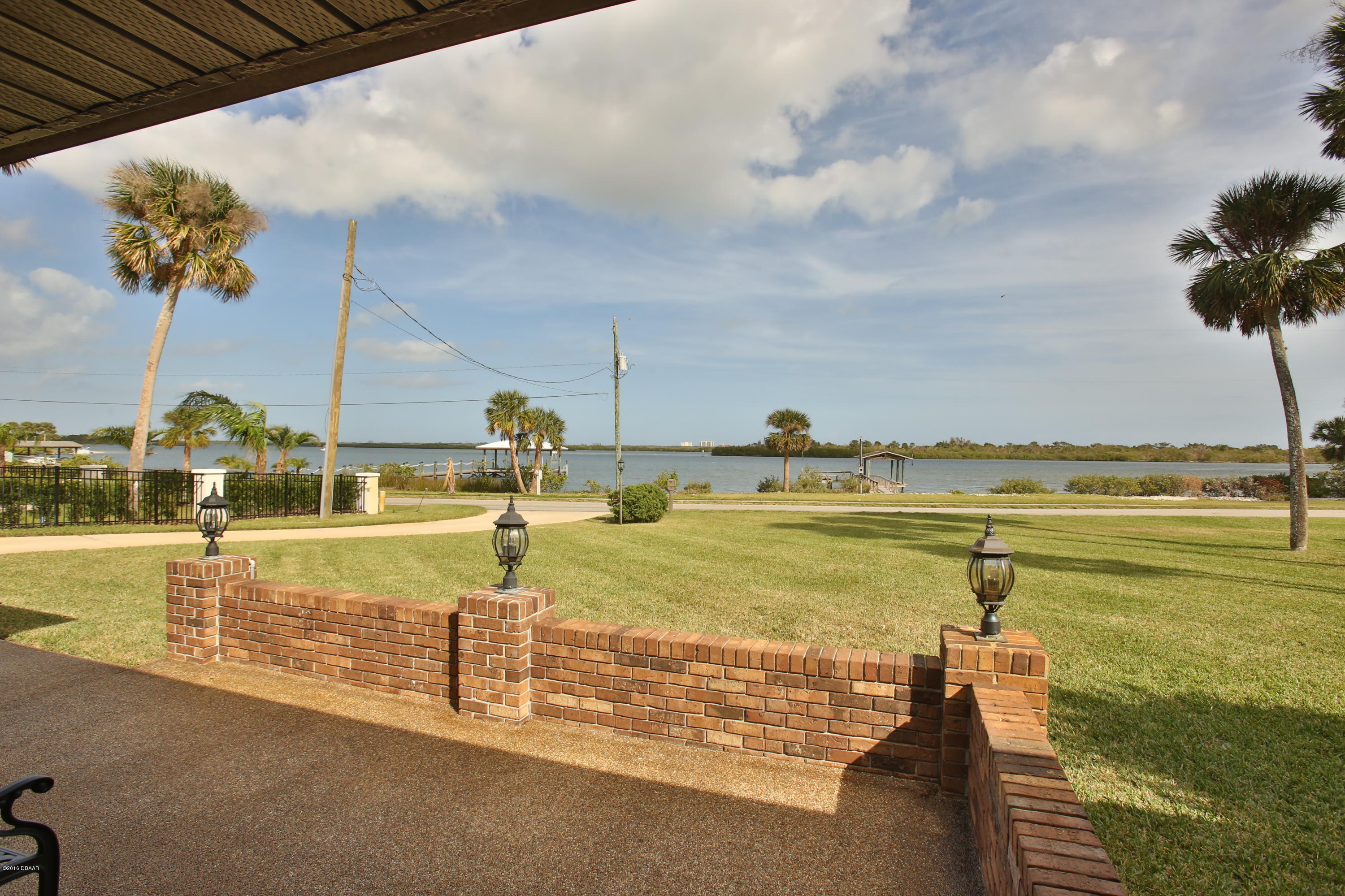 806 South Riverside Drive Edgewater, FL 32132 - Photo 3 of 36 2W3A2599