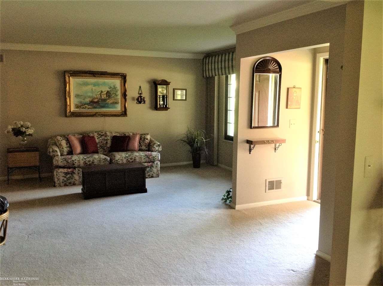 184 Meadow Ln Circle Rochester Hills, MI 48307 - Photo 4 of 18