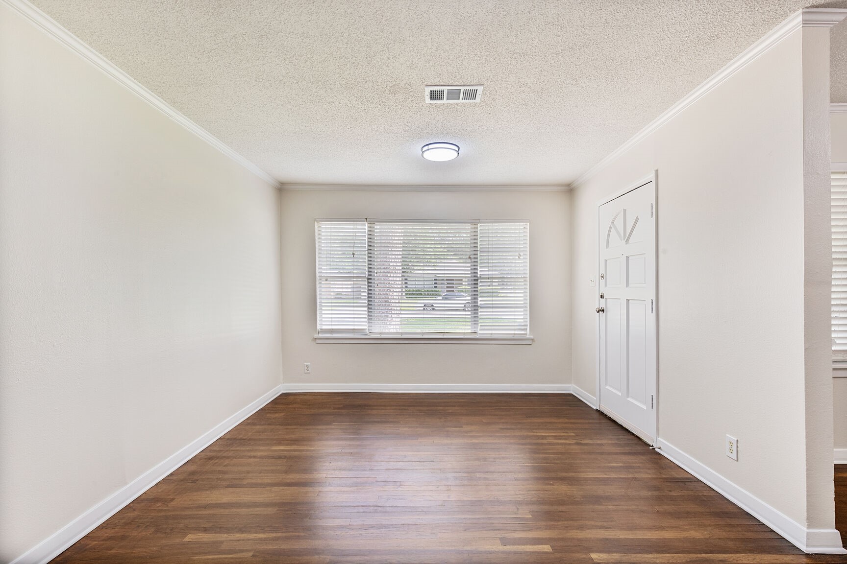 9629 Panola Way Houston, TX 77055 - Photo 5 of 15