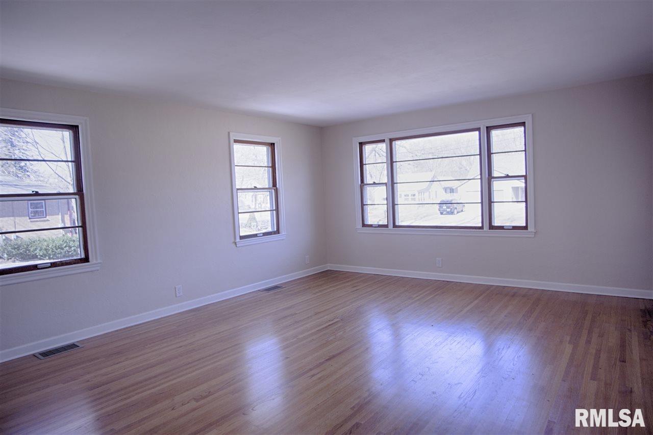 5310 West Monroe Road Peoria, IL 61607 - Photo 6 of 36 Gallery Image 6