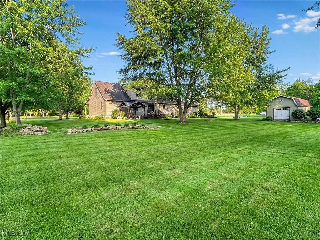 1264 Ellsworth Bailey Road Warren, OH 44481 - Photo 2 of 45 View of grassy yard