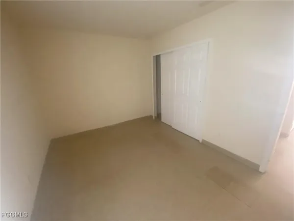 $1,000 | 3555 Seminole Avenue, Fort Myers, FL 33916