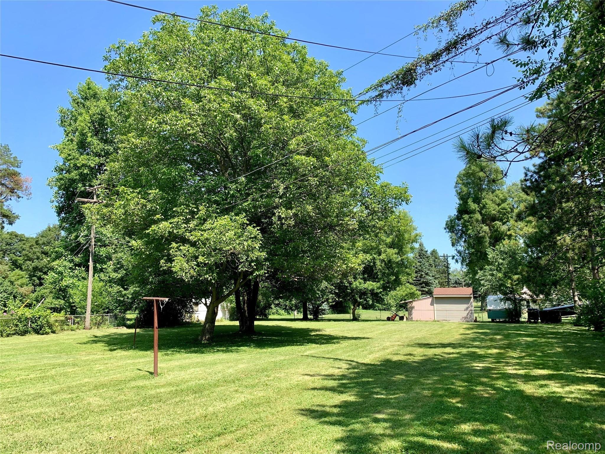 1183 Baldwin Road Lapeer, MI 48446 - Photo 3 of 11 IMG_0570.JPG