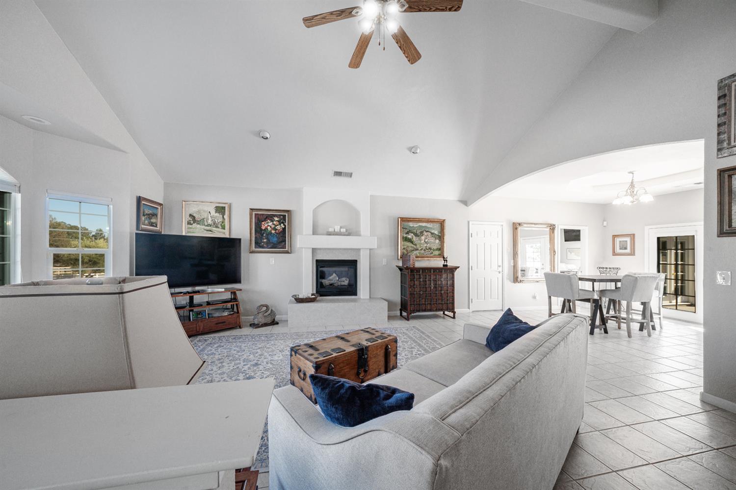 16860 Monreal Road Madera, CA 93636 - Photo 5 of 72 Gallery Image 5