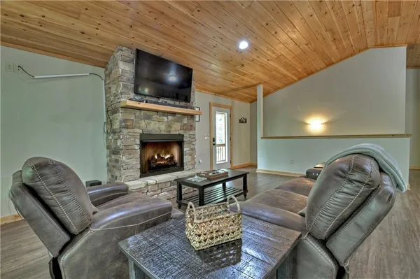 $2,000 | 298 Spindrift Court, Ellijay, GA 30540