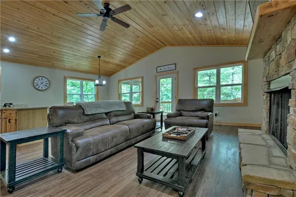 $2,000 | 298 Spindrift Court, Ellijay, GA 30540