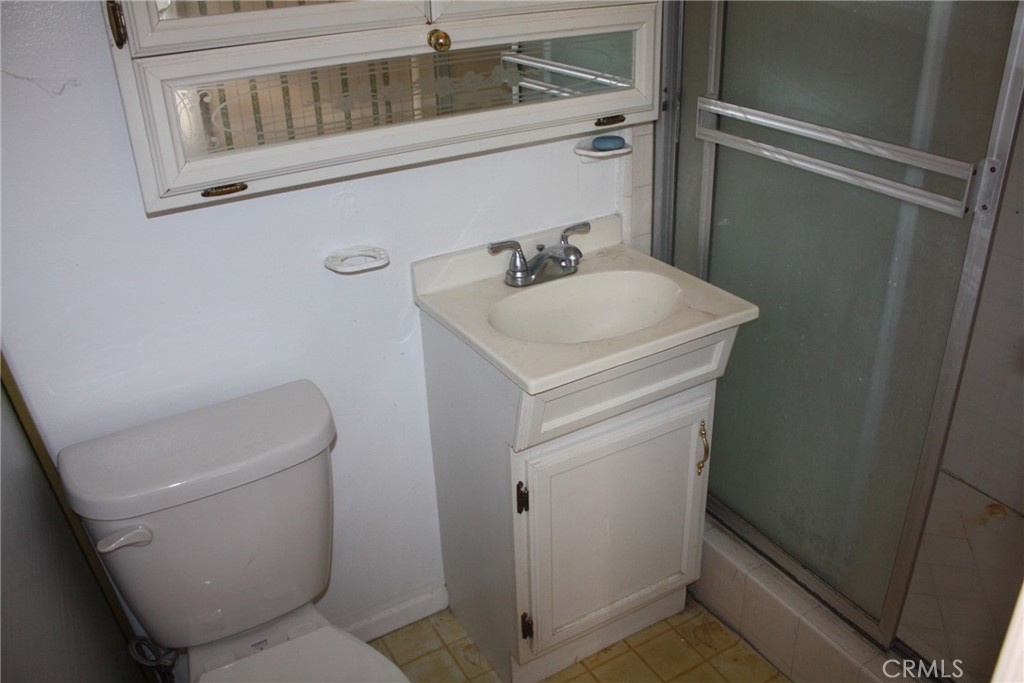 6458 Rhonda Road Riverside, CA 92504 - Photo 35 of 47 a utility room with dryer and washer