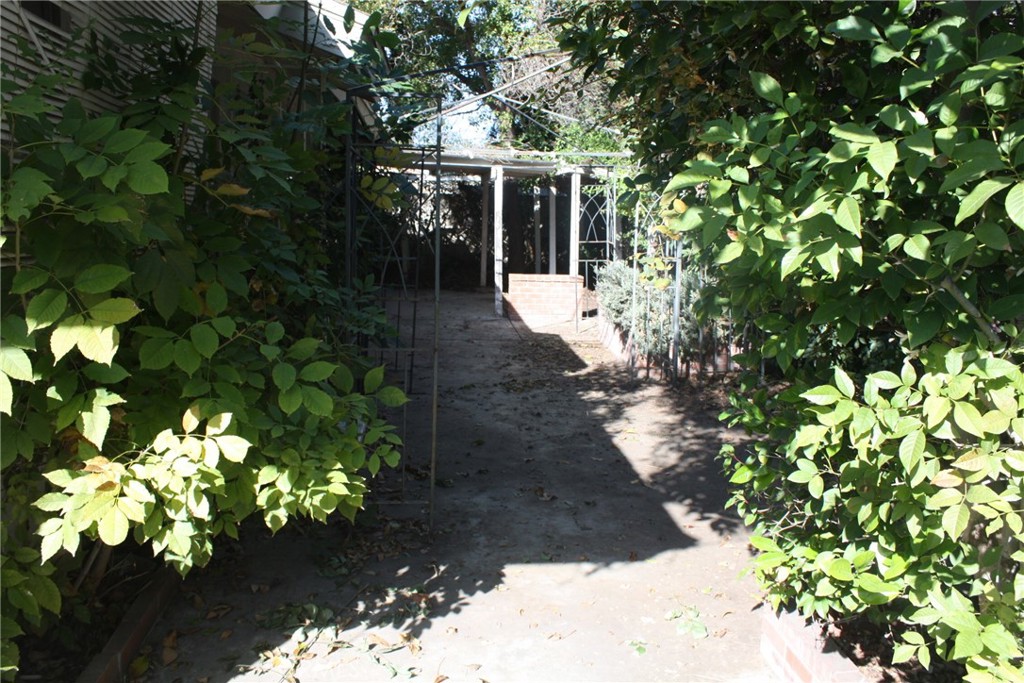 6458 Rhonda Road Riverside, CA 92504 - Photo 47 of 47 a view of yard with green space